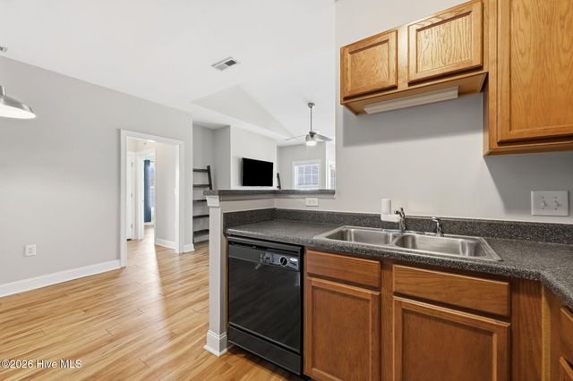 1924 Tara Court 202, Greenville, NC 27858