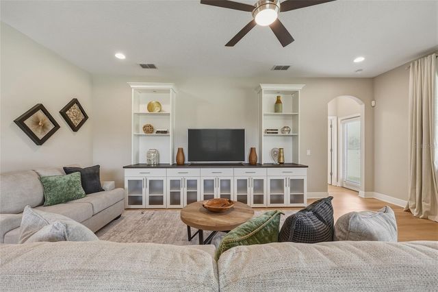 10702 PLEASANT KNOLL DRIVE, Tampa, FL 33647