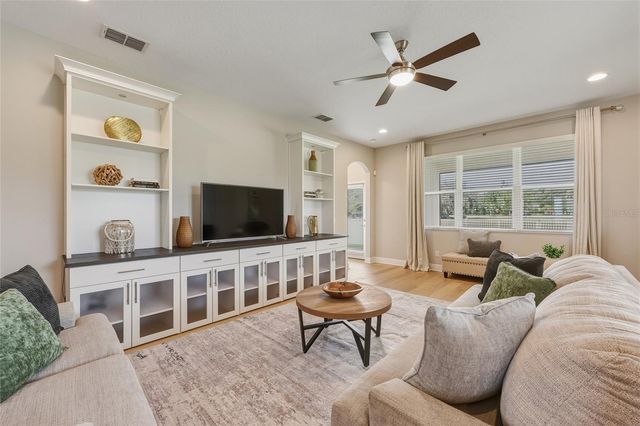 10702 PLEASANT KNOLL DRIVE, Tampa, FL 33647