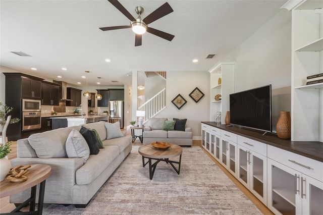 10702 PLEASANT KNOLL DRIVE, Tampa, FL 33647