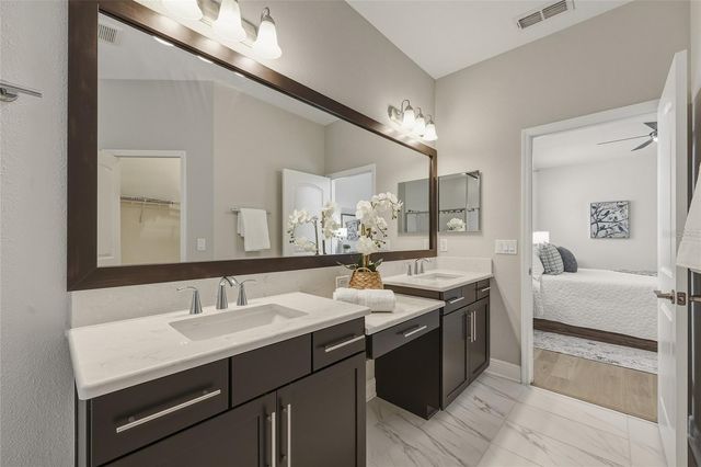 10702 PLEASANT KNOLL DRIVE, Tampa, FL 33647