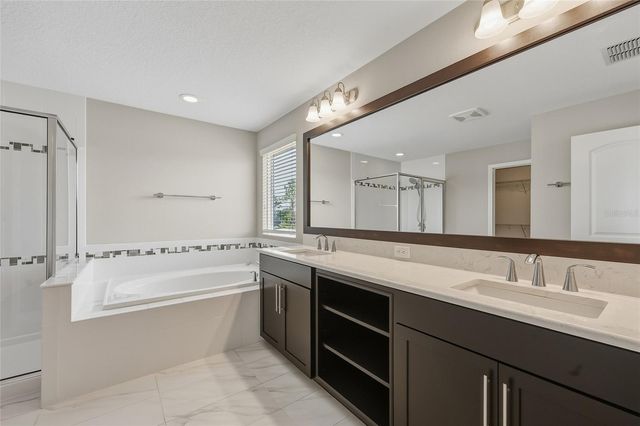 10702 PLEASANT KNOLL DRIVE, Tampa, FL 33647