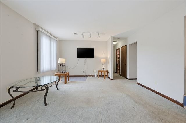 35 Kristee Circle Circle 35, West Warwick, RI 02893