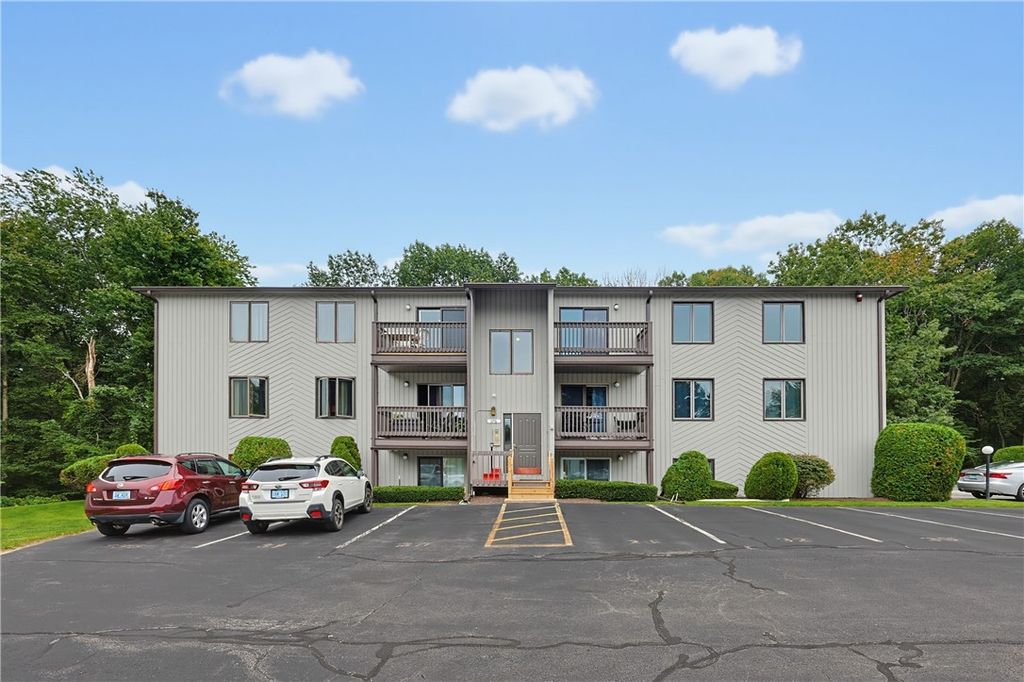 35 Kristee Circle Circle 35, West Warwick, RI 02893