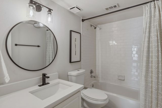 5925 E University Boulevard 234, Dallas, TX 75206