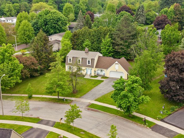 17 Brook Drive, Burlington, VT 05408