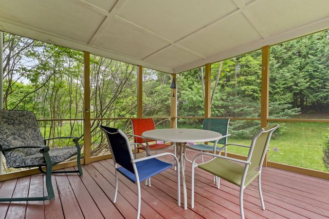 17 Brook Drive, Burlington, VT 05408