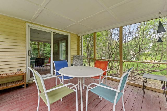 17 Brook Drive, Burlington, VT 05408
