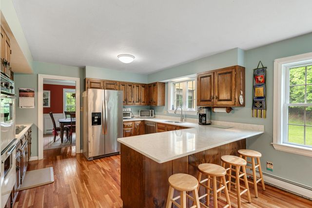 17 Brook Drive, Burlington, VT 05408