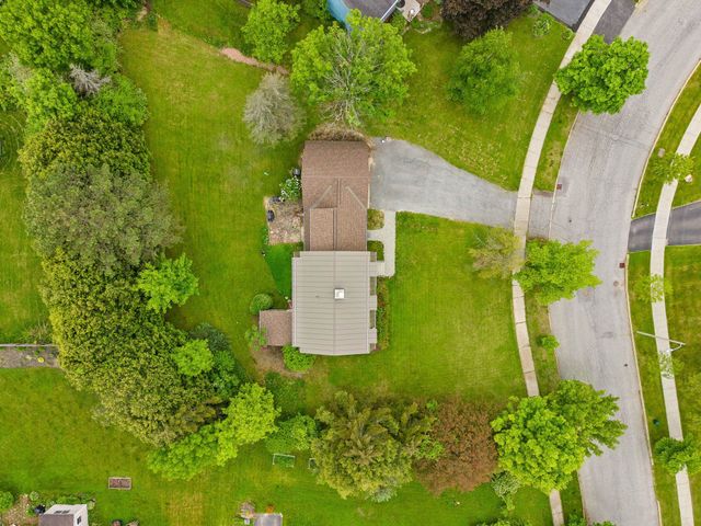 17 Brook Drive, Burlington, VT 05408