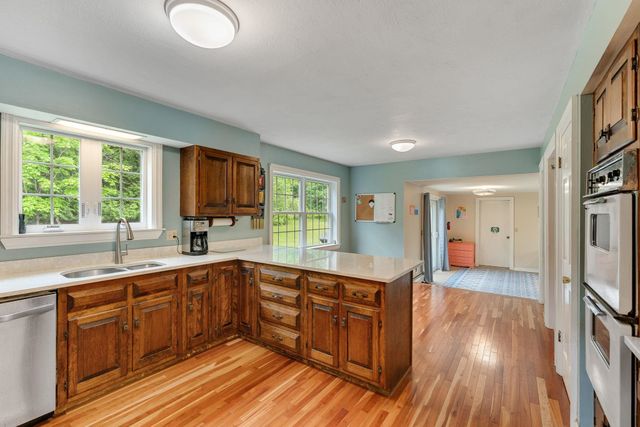 17 Brook Drive, Burlington, VT 05408