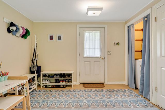 17 Brook Drive, Burlington, VT 05408