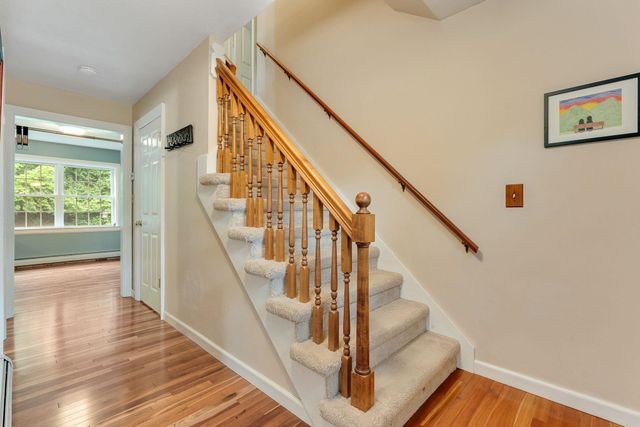 17 Brook Drive, Burlington, VT 05408