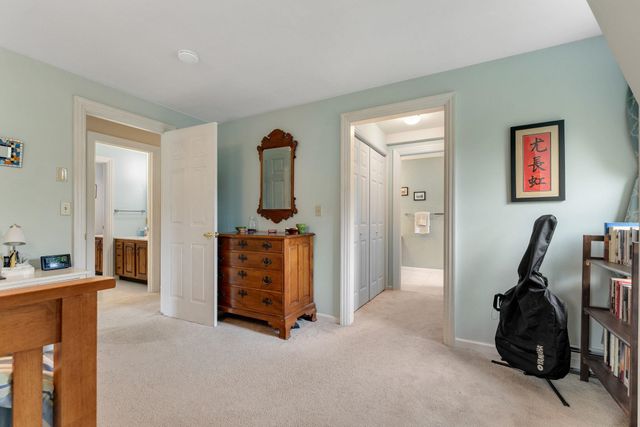 17 Brook Drive, Burlington, VT 05408