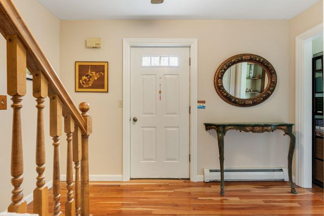 17 Brook Drive, Burlington, VT 05408