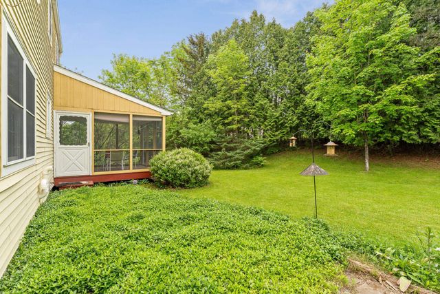 17 Brook Drive, Burlington, VT 05408