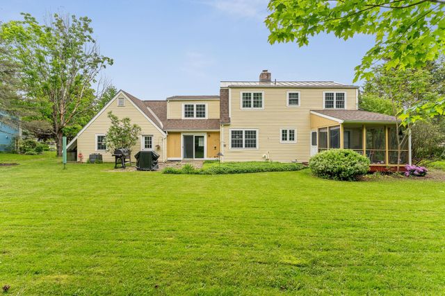 17 Brook Drive, Burlington, VT 05408