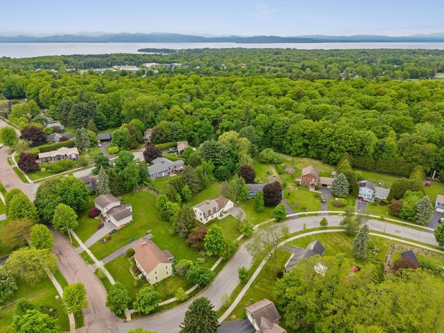 17 Brook Drive, Burlington, VT 05408