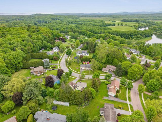 17 Brook Drive, Burlington, VT 05408