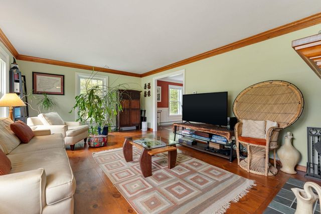 17 Brook Drive, Burlington, VT 05408
