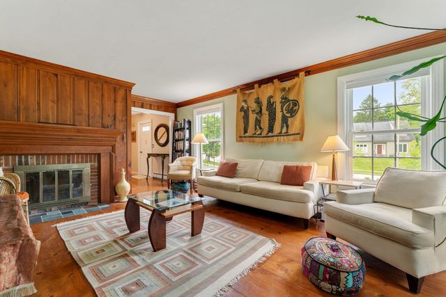 17 Brook Drive, Burlington, VT 05408