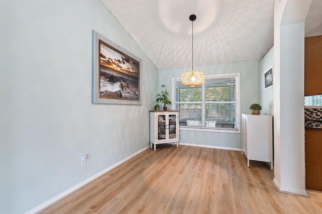 921 NE Zebrina Senda, Jensen Beach, FL 34957