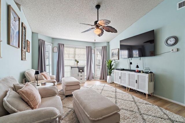 921 NE Zebrina Senda, Jensen Beach, FL 34957