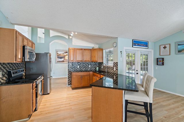 921 NE Zebrina Senda, Jensen Beach, FL 34957