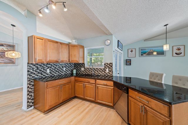 921 NE Zebrina Senda, Jensen Beach, FL 34957