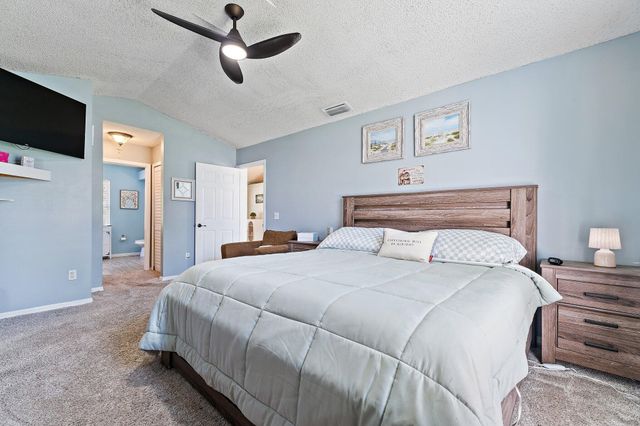 921 NE Zebrina Senda, Jensen Beach, FL 34957