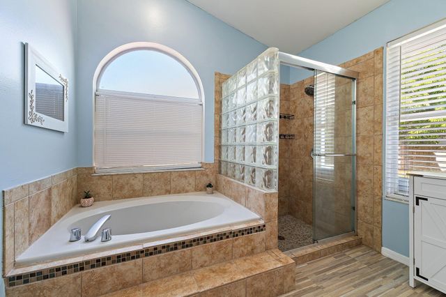 921 NE Zebrina Senda, Jensen Beach, FL 34957