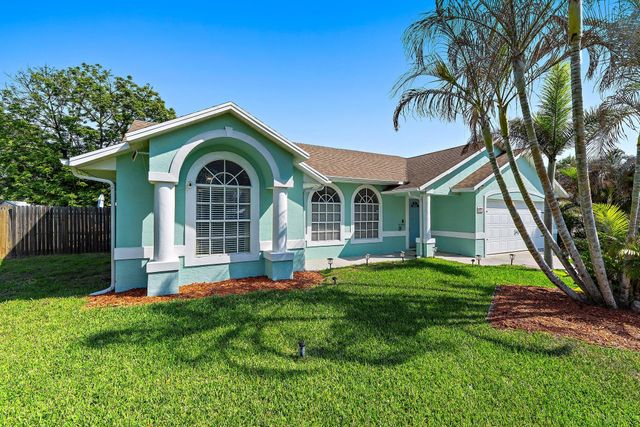 921 NE Zebrina Senda, Jensen Beach, FL 34957