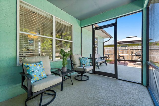 921 NE Zebrina Senda, Jensen Beach, FL 34957