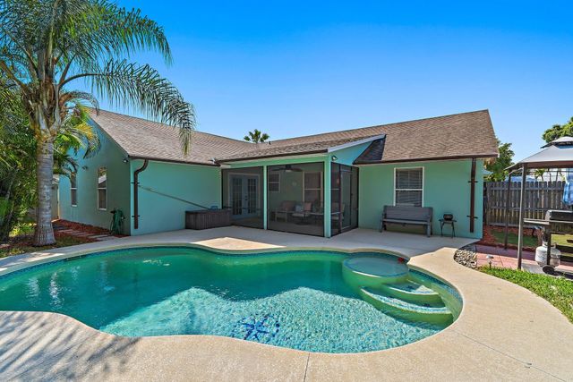 921 NE Zebrina Senda, Jensen Beach, FL 34957