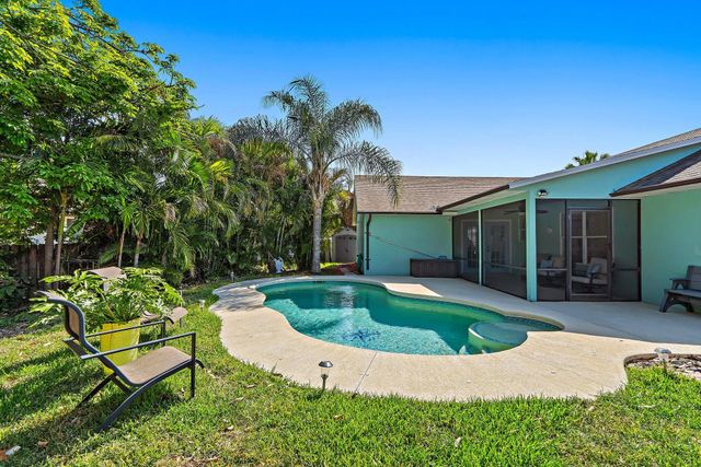 921 NE Zebrina Senda, Jensen Beach, FL 34957