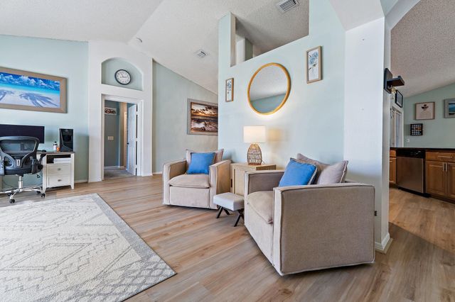 921 NE Zebrina Senda, Jensen Beach, FL 34957