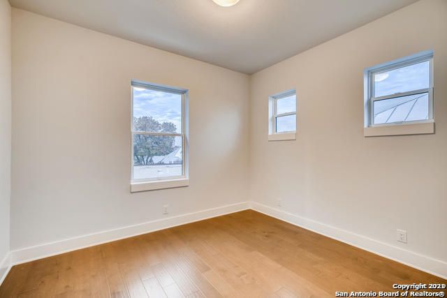 725 Hays, San Antonio, TX 78202