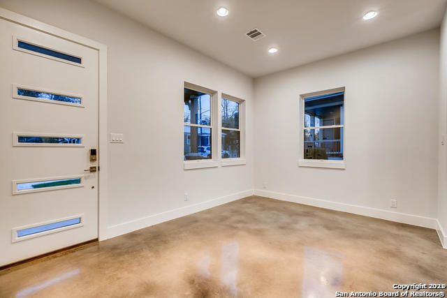 725 Hays, San Antonio, TX 78202