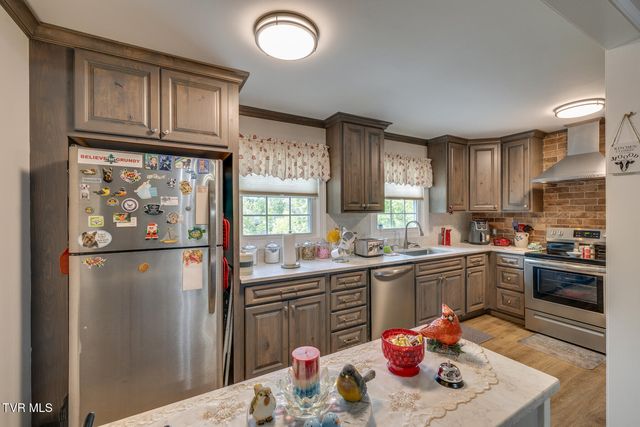1000 Garden Lane, Bristol, VA 24201