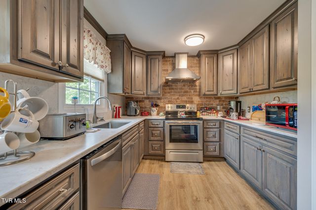 1000 Garden Lane, Bristol, VA 24201