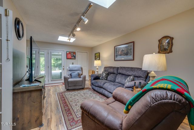 1000 Garden Lane, Bristol, VA 24201