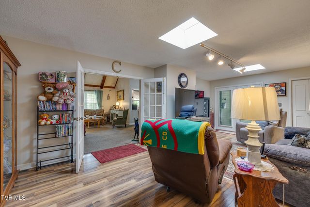 1000 Garden Lane, Bristol, VA 24201