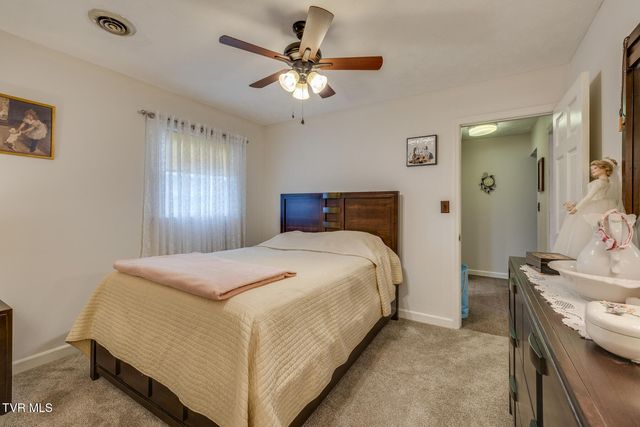 1000 Garden Lane, Bristol, VA 24201