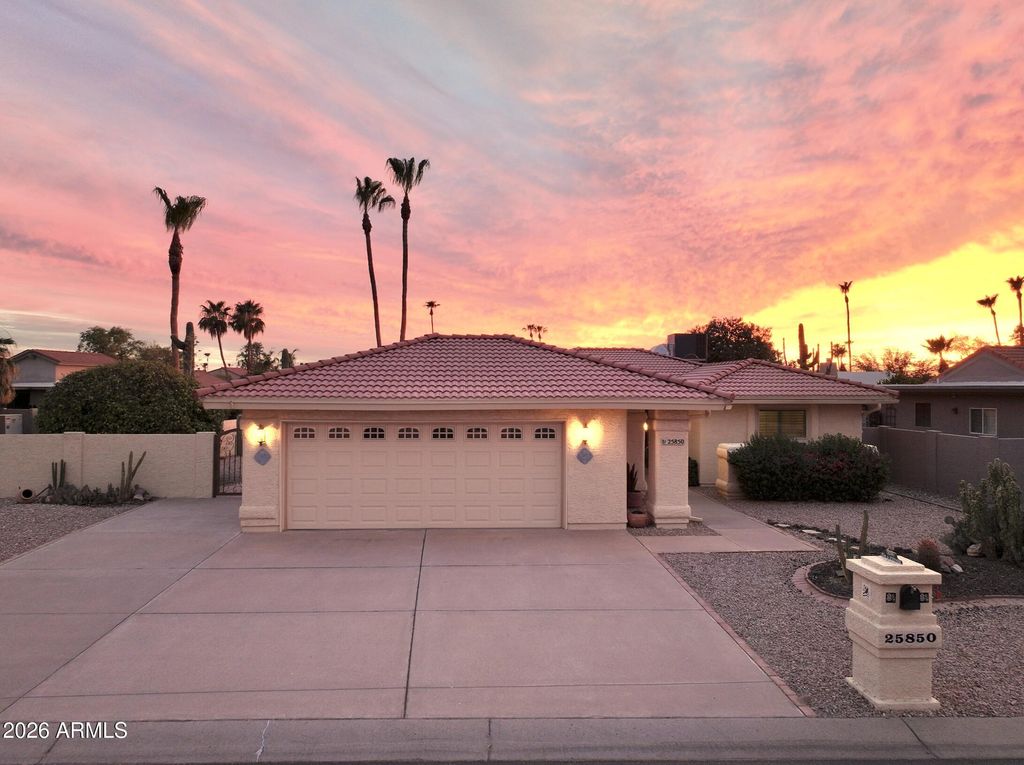 25850 S FOXGLENN Drive, Sun Lakes, AZ 85248 — exterior
