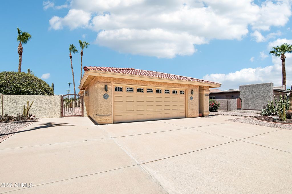 25850 S FOXGLENN Drive, Sun Lakes, AZ 85248 — photo 2