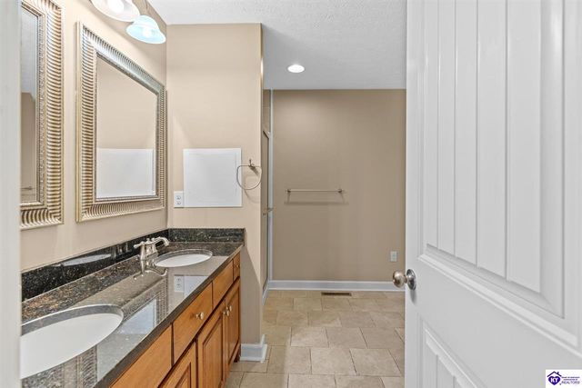 90 Chancellor Court, Elizabethtown, KY 42701