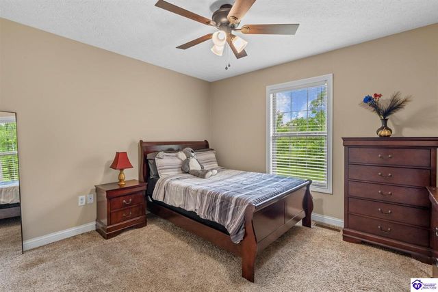 90 Chancellor Court, Elizabethtown, KY 42701