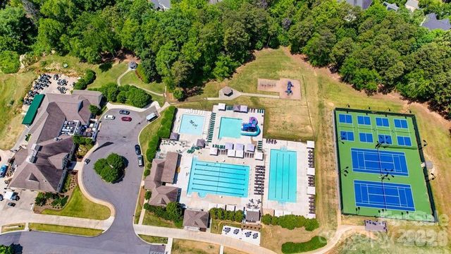 16023 Cranleigh Drive, Huntersville, NC 28078