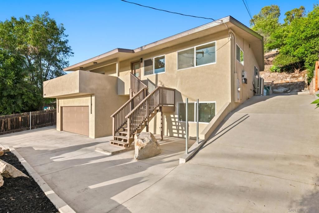 Image 1 of property listing at 2901 Helix, Spring Valley, CA 91977