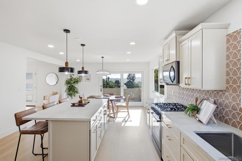 Image 11 of property listing at 2901 Helix, Spring Valley, CA 91977